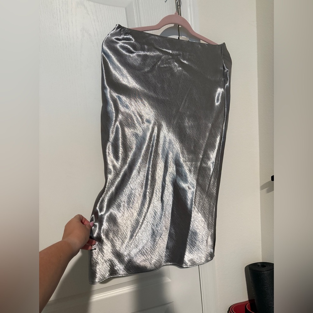 NEW WITH TAGS A NEW DAY MIDI SKIRT SILVER SHINE XS